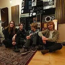 Harley Francine, Alternatieve rock met karakter